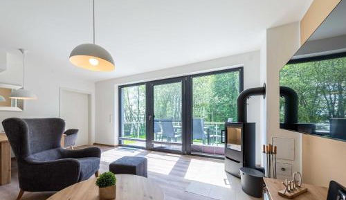 Apartment with Lake View