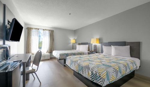 Queen Room with Two Queen Beds - Non-Smoking