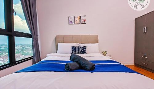 Three-Bedroom Deluxe Apartment