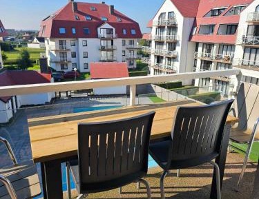 One-Bedroom Apartment with Pool View