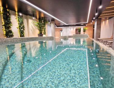 Superior One-Bedroom Apartment with Balcony