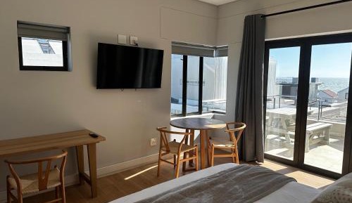 Deluxe Double Room with Balcony and Sea View