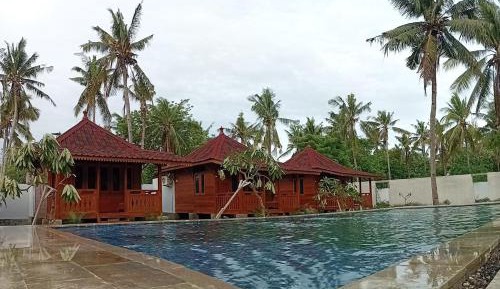 Queen Room with Pool View