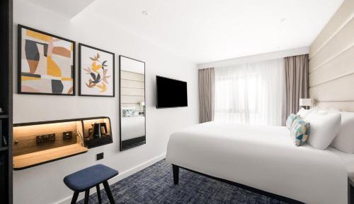 Standard Queen Room