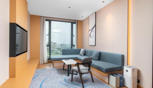 Fairfield King Suite