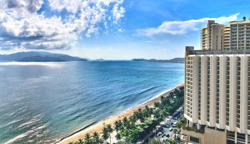 Deluxe King, Guest room, 1 King, Ocean view, Balcony