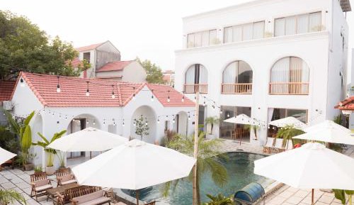 King Room with Pool View
