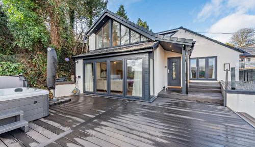 Four-Bedroom Holiday Home