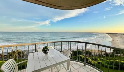 Two-Bedroom Deluxe Apartment with Ocean View