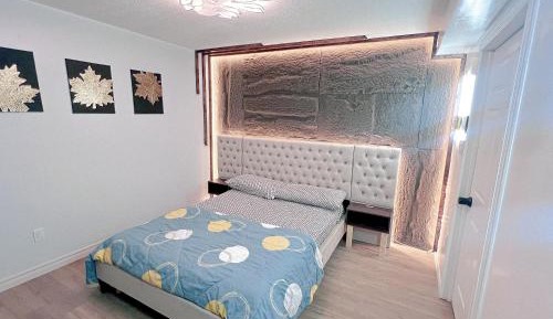 Queen Room with Shared Bathroom