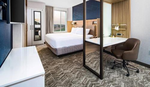 Suite, 1 King, Trundle bed