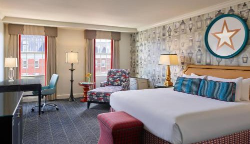 DELUXE ROOM, 1 King Bed