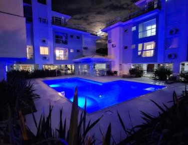 Apartment with Pool View 
