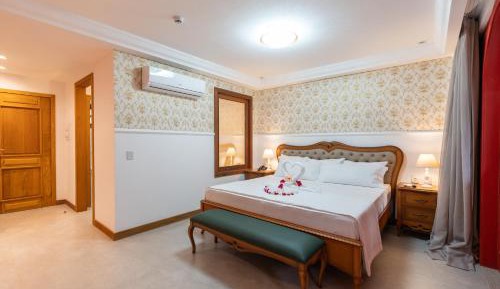 King Suite with Spa Bath