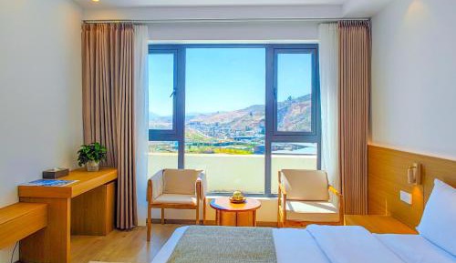 Single Room with Lake View