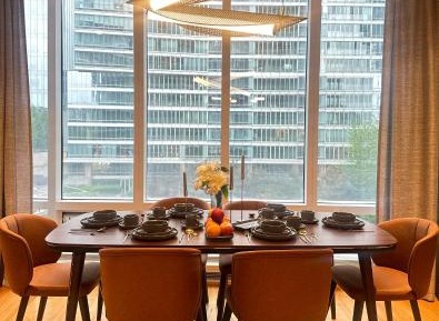 One-Bedroom Apartment with Park View