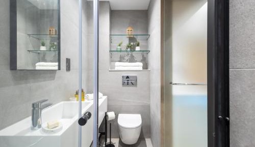 Classic One-Bedroom Apartment with King Bed