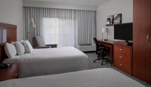 Newly Renovated Executive, Guest room, 2 Queen