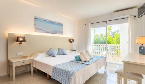Double or Twin Room with Terrace and Street View