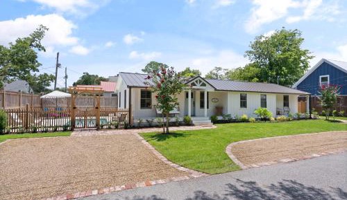 Three-Bedroom Holiday Home 
