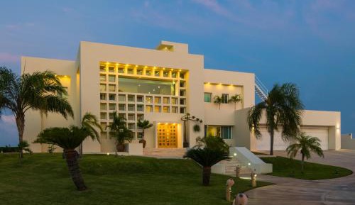 Villa - Beach Front