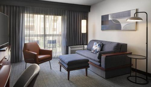 One-Bedroom King Suite