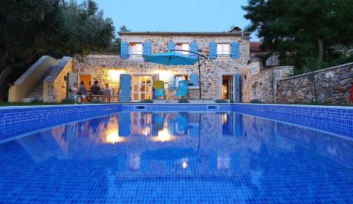 Villa - Beach Front