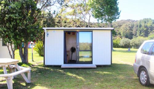 Basic Triple Room with Shared Bathroom