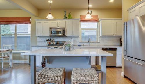 Three-Bedroom Holiday Home 