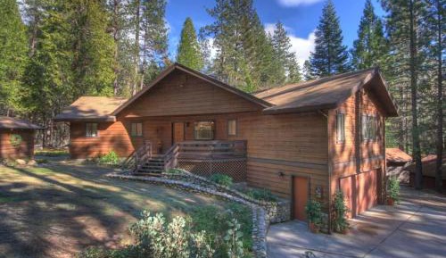 Three-Bedroom Holiday Home 