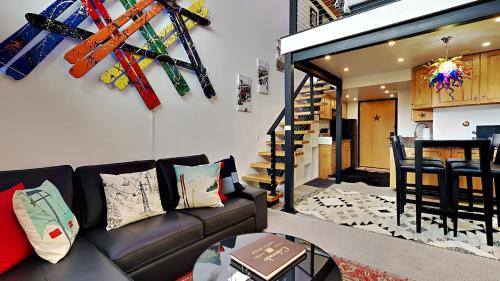 Deluxe Studio