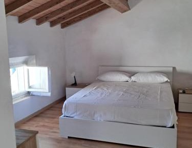 Queen Room with Shared Bathroom