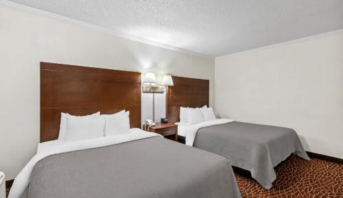 Queen Room with Two Queen Beds - Non-Smoking