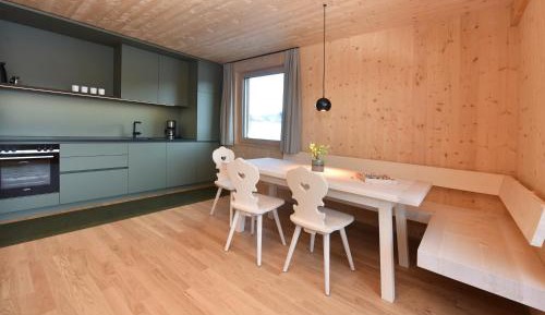 Apartment with Mountain View