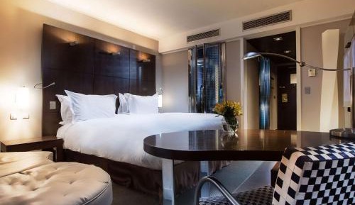 Luxury Club King Room with City View