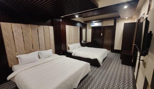 Deluxe Family Room