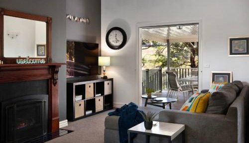 Apartment with Garden View