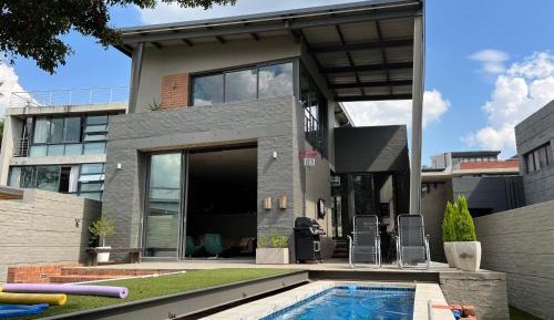 Three-Bedroom Holiday Home 