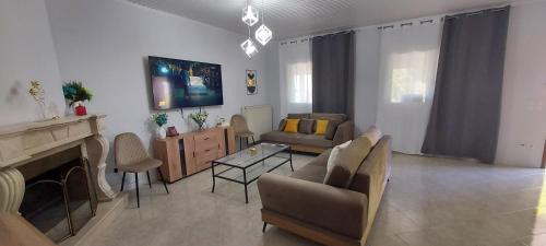 Three-Bedroom Deluxe Apartment