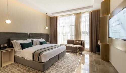 Deluxe One-Bedroom Apartment