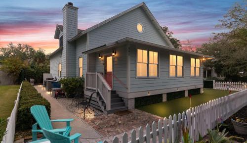 Five-Bedroom Holiday Home