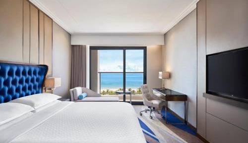Deluxe King, Guest room, 1 King, Ocean view, Balcony