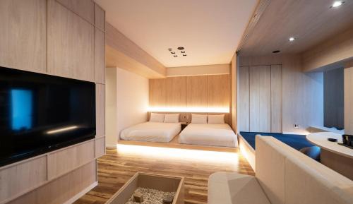 Royal Suite with Double Beds (Highest Floor)