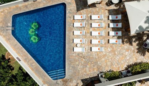 Family One Bedroom Suite Park & Pool Views with Full Kitchen