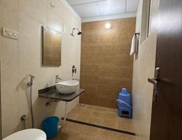 Deluxe Double Room (2 Adults + 1 Child)
