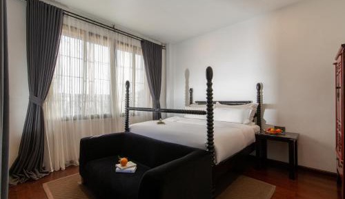 Queen Room 