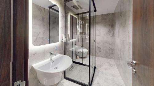 Deluxe King Suite