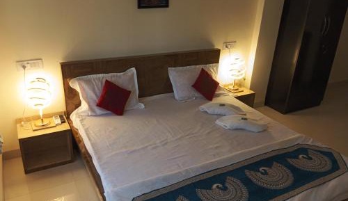 Deluxe Double Room with Extra Bed