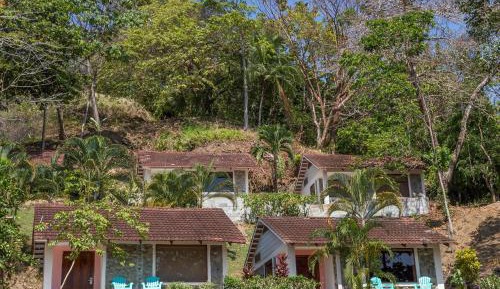 One bedroom villa (on the mountain, crossing the main street)