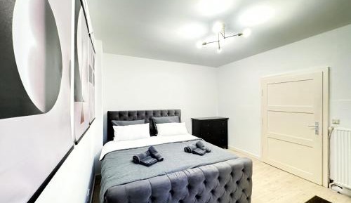 Apartment With Shared Bathroom